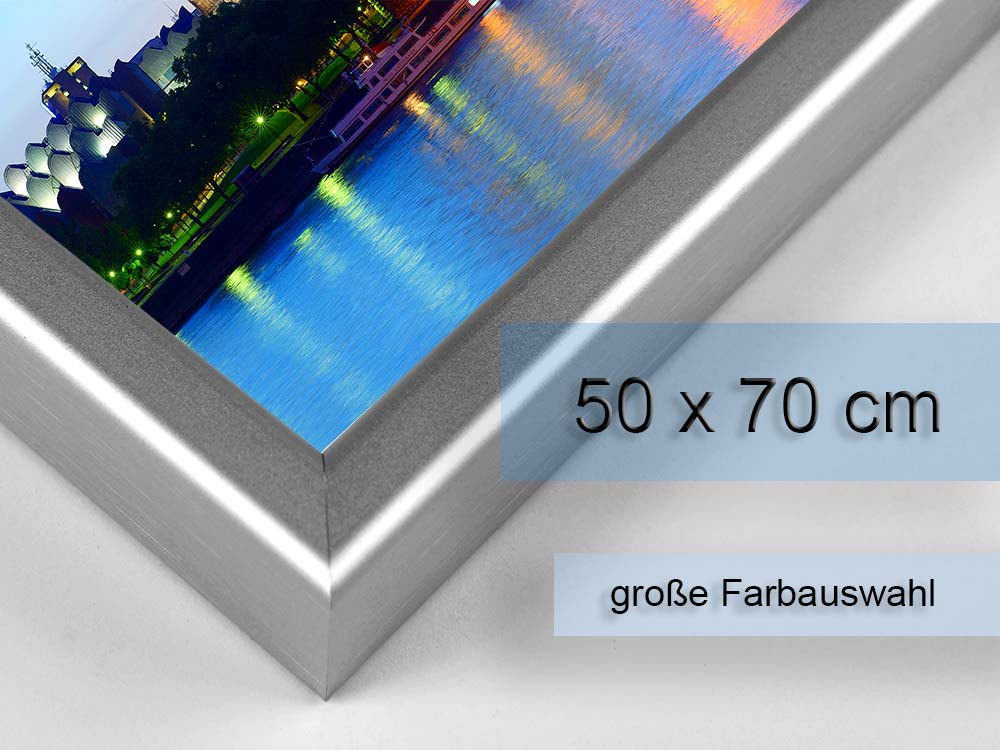 Seitenansicht eines picturelight romance Leuchtrahmens mit Mustermotiv